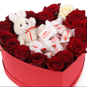  Kemer Florist Raphael the Little Rabbit and Red and White Roses in a Heart Box