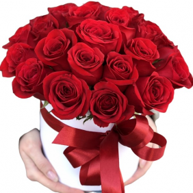 Kemer Florist 25 Red Roses in White Box