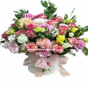  Kemer Florist Rose Lisyantus Arrangement in a Stylish White Box