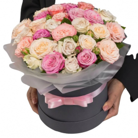  Kemer Flowers Order 25 Gustavo Colored Roses in Box