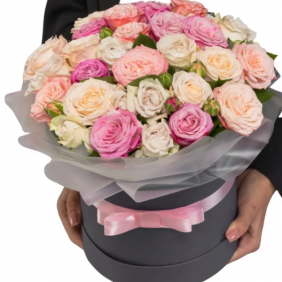  Kemer Flowers Order 25 Gustavo Colored Roses in Box