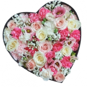  Kemer Florist Rose Lisyantus and Carnations in a Heart Box