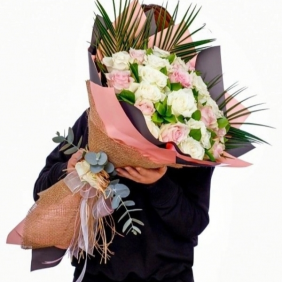  Kemer Flowers Elegant Bouquet of 25 Pink and White Roses